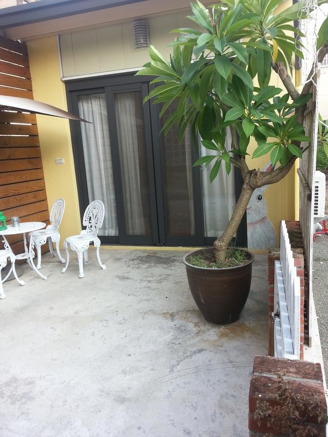 Backstreet Inn Xiluo Bagian luar foto
